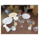 Table Lot of Glassware