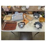 Table Lot of Baskets & Kitchenware
