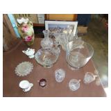 Table Lot of Glassware