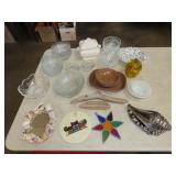 Table Lot of Glassware
