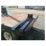 Non-adjustable clip-on pallet fork