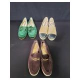 Three pairs of women