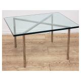 Mies Van Der Rohe-style Mid-century modern