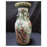 Large Chinese porcelain vase "famille rose"