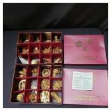 The Danbury mint gold Christmas ornament