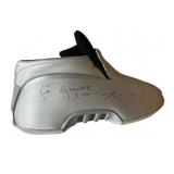Lakers Kobe Bryant signed shoe PSA/DNA