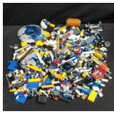 Group of Lego pieces box lot