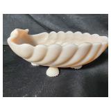 Vintage Cambridge Crown Tuscan shell dish