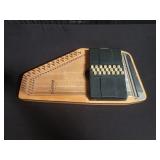 Oscar Schmidt Autoharp with case