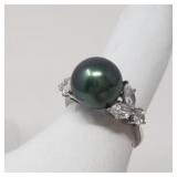 14k white gold ring with black Tahitian pearl