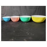 Vintage Pyrex 4 pc colored mixing bowl set
