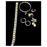 Lot of costume jewelry