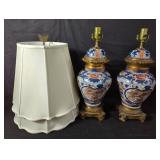 Pair of Vintage Japanese Imari porcelain lamp