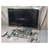 Samsung 40" LED TV with wall mount