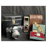 Lot of vintage cameras with cases
