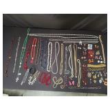 Costume jewelry, vintage swank gold-tone C-47