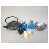 Group of vintage miscellaneous kitchen items
