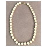 Vintage hand-knotted cultured pearl necklace