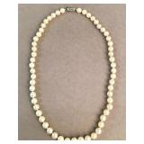 Vintage hand-knotted cultured pearl necklace