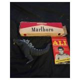 Lot of 3 collectible items