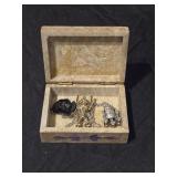 Lot of jewelry box with 3 star wars necklaces
