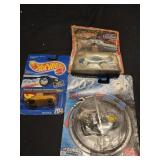 Lot of 3 assorted toys