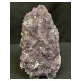 Amethyst quartz specimen