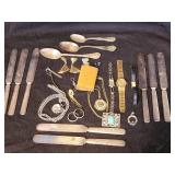 Vintage costume jewelry, Roger