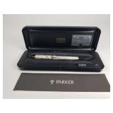 Vintage Parker Duofold fountain pen with 18k