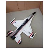 Vista F-16 model airplane 1/32 scale