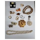 Designer costume jewelry  Oscar de la Renta,