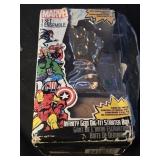 Marvel Infinity Gauntlet Dig-It Display with S