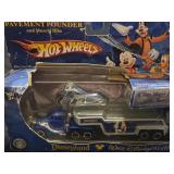 Hot Wheels Disney Theme Park Edition Pavement