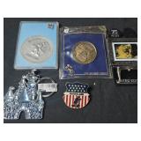 Lot of 5 Disney collectible pins, keychains and