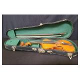 Reproduction Stradivarius violin with case