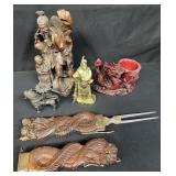 Group of Asian decorative items