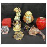 Group of vintage decorative items
