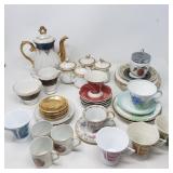 English and miscellaneous tea service pieces