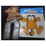 Lot of 2 collectibles