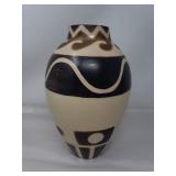 Signed Peruvian Chulu Canas pottery vase