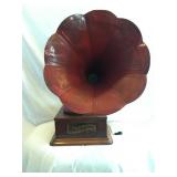 Antique Maestrofono horn record player