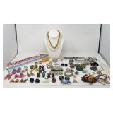 Vintage costume jewelry, miscellaneous brooches,