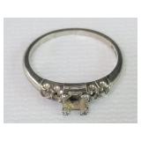 18k white gold ring