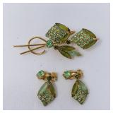Vintage costume jewelry set brooch & earrings
