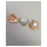 Vintage 14k gold cuff link with a pearl, pendant