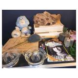 Vintage items: baseball cards, US Marines, glove,