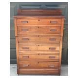 Antique chest of drawers