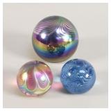 3 signed Abelman art glass paperweights