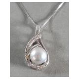14k white gold chain and diamond and pearl pendant