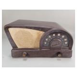 Vintage Truetone Model #D2018 Boomerang radio